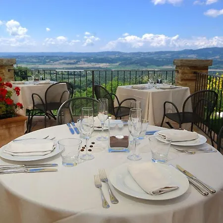 Della Picca Hotel 3*