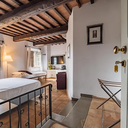 Della Picca Hotel *